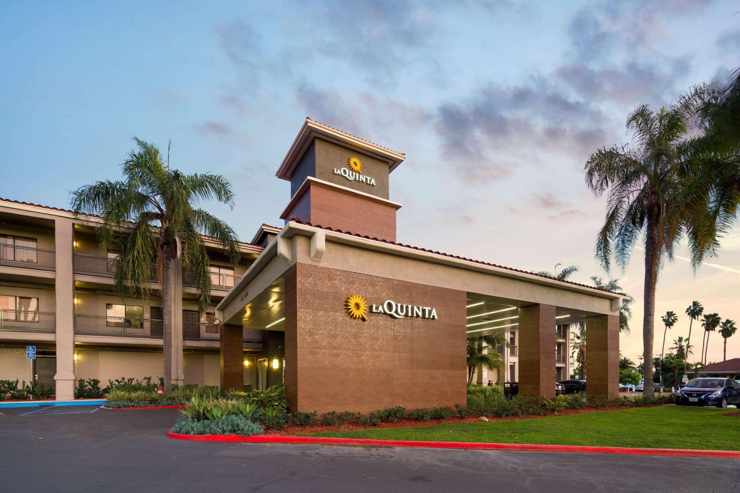 La Quinta By Wyndham Orange County Airport Hotel Santa Ana Ngoại thất bức ảnh
