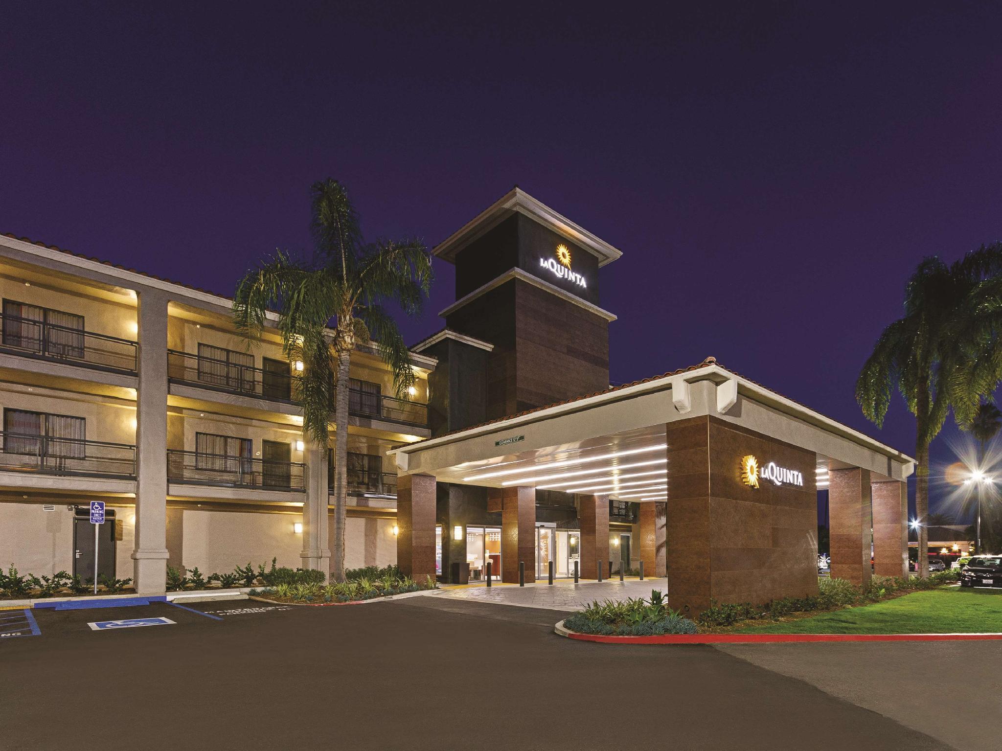 La Quinta By Wyndham Orange County Airport Hotel Santa Ana Ngoại thất bức ảnh