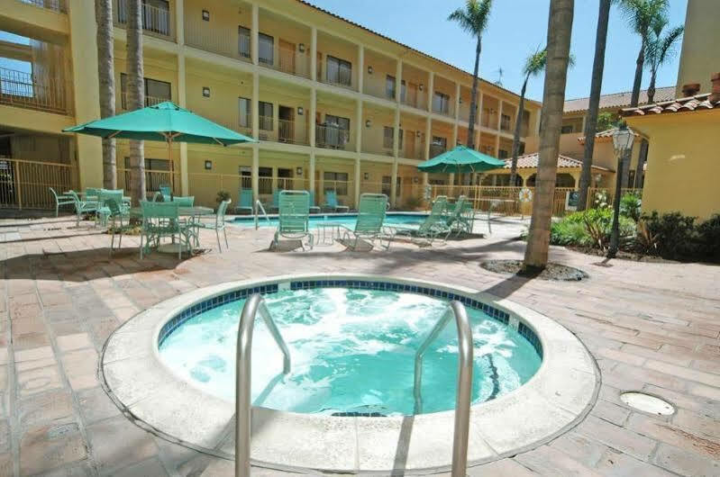 La Quinta By Wyndham Orange County Airport Hotel Santa Ana Ngoại thất bức ảnh
